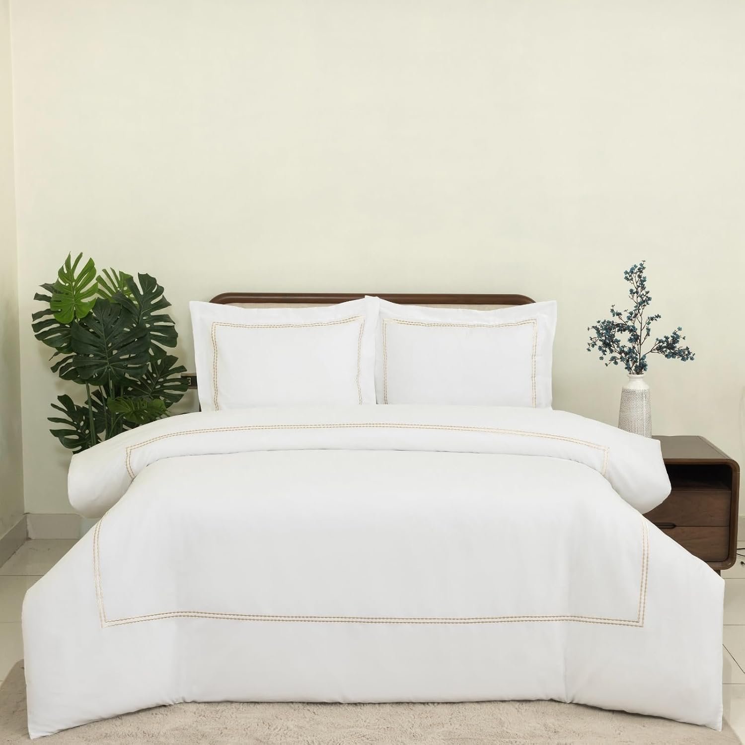 Dreamology White Duvet Cover Luxury Hotel Quality Bedding Set 100% Cotton Embroidered Duvet Covers with 2 Pillow Shams Hypoallergenic Zipper Closure 3 Pieces Duvet Set (Gold T-200, Queen)