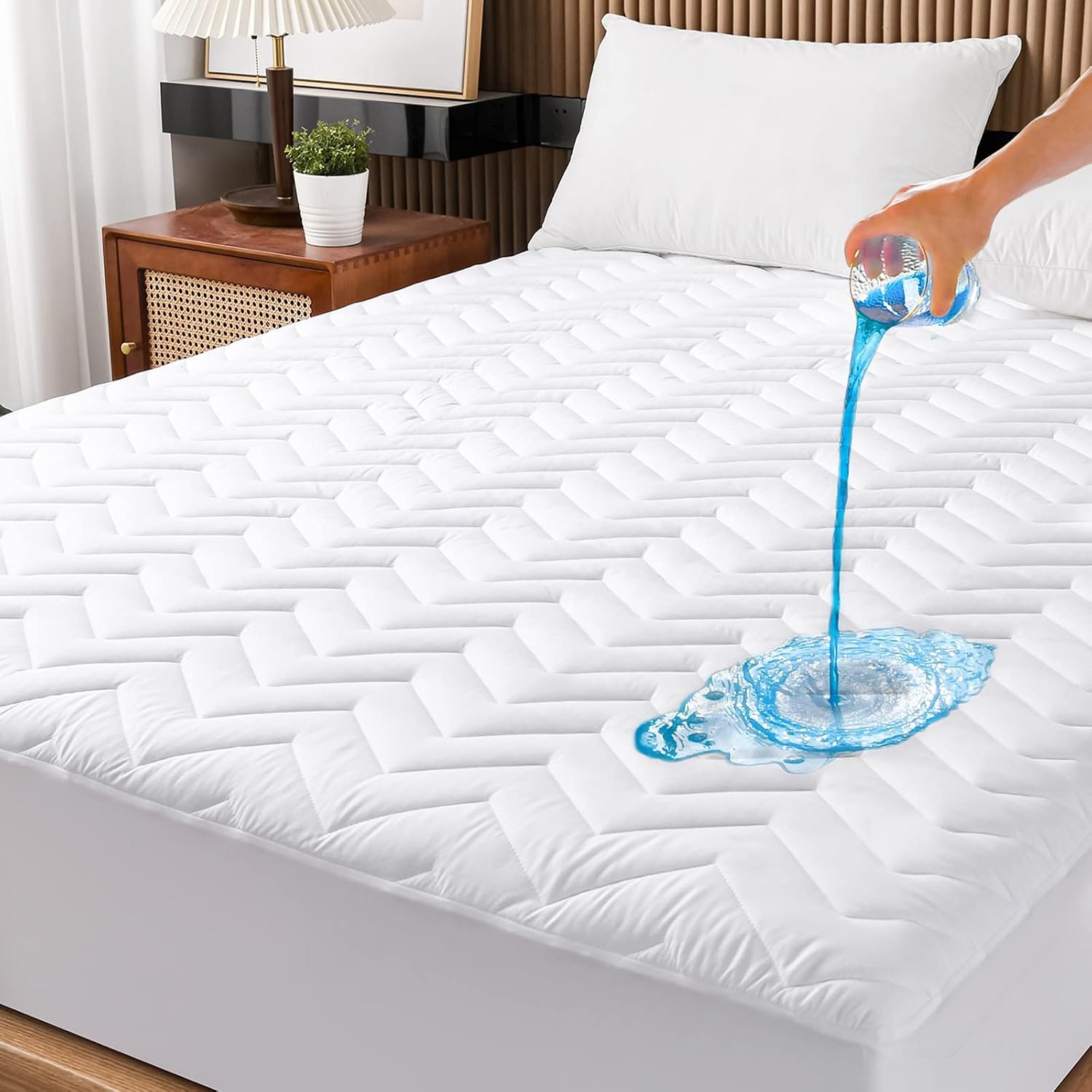 King Size Waterproof Mattress Protector Quilted, Breathable Ultra-Soft Filling Mattress Pad, Fitted Deep Pocket Mattress Cover Fits 6”-25” Mattress White