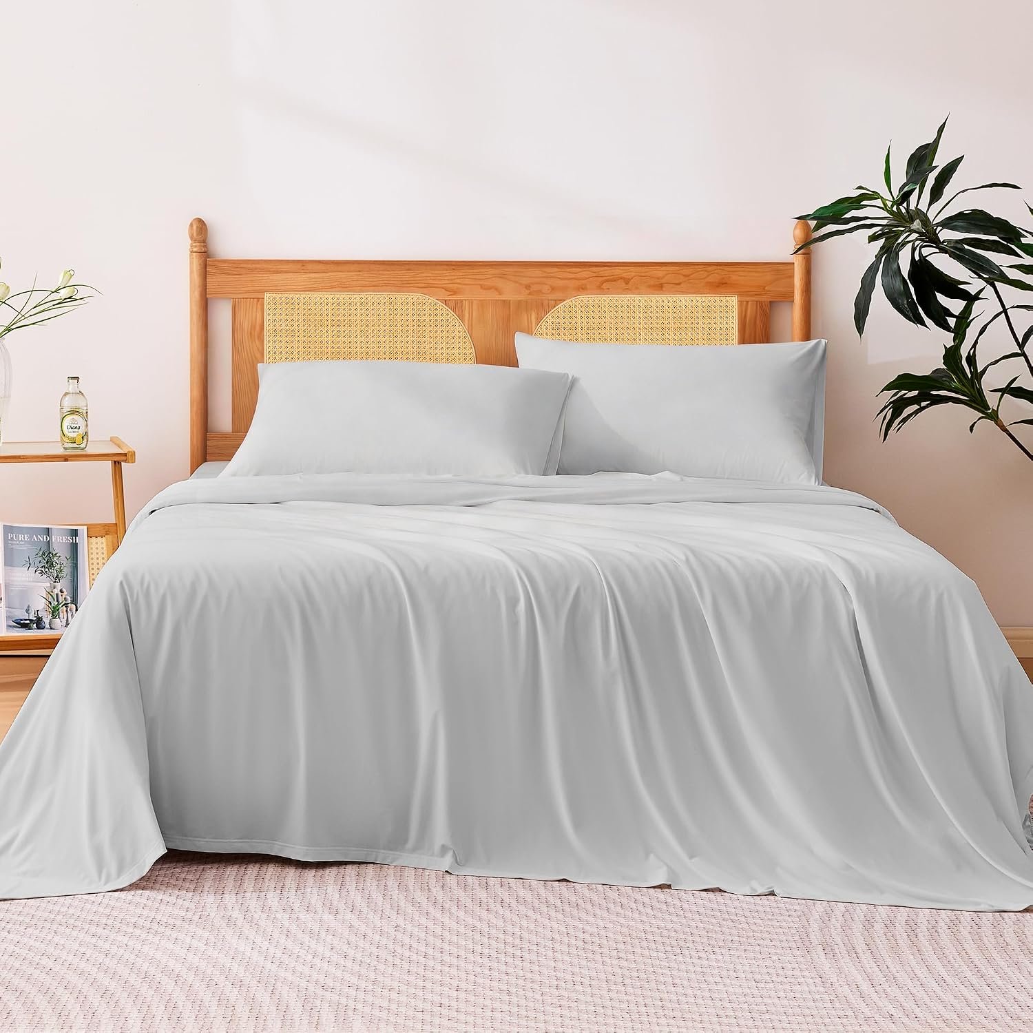 Amazon Basics Cooling Sheets, 4-Piece Bed Sheet Set for Summer, Soft and Breathable for Hot Sleepers, Bedding with 1 Deep Pocket Fitted Sheet, 1 Flat Sheet, and 2 Pillowcases, King, Gray