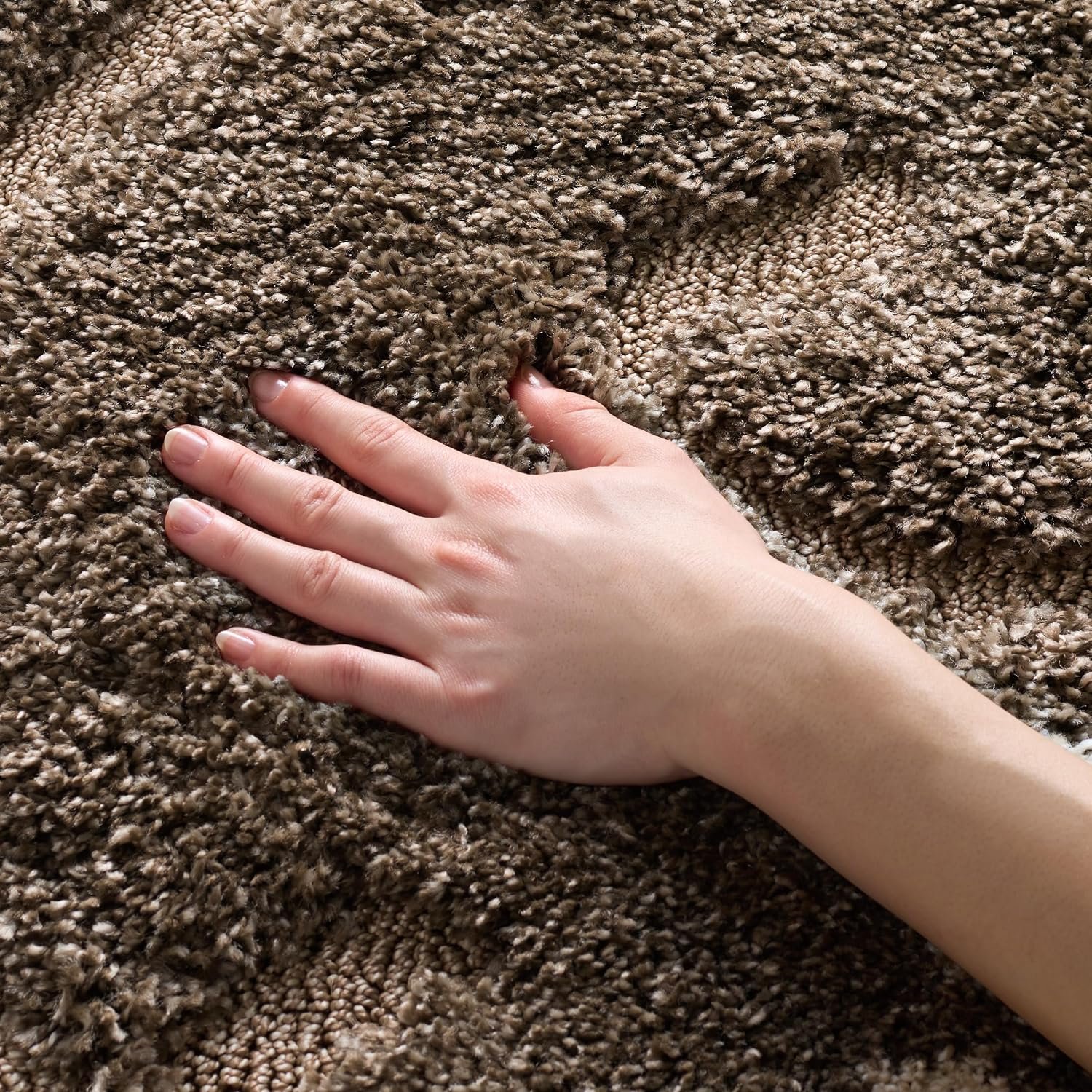 SAFAVIEH Florida Shag Collection Area Rug – 5’3″ x 7’6″, Smoke & Beige, Floral Design, Non-Shedding & Easy Care, 1.2-inch Thick Ideal for High Traffic Areas in Living Room, Bedroom (SG464-7913)