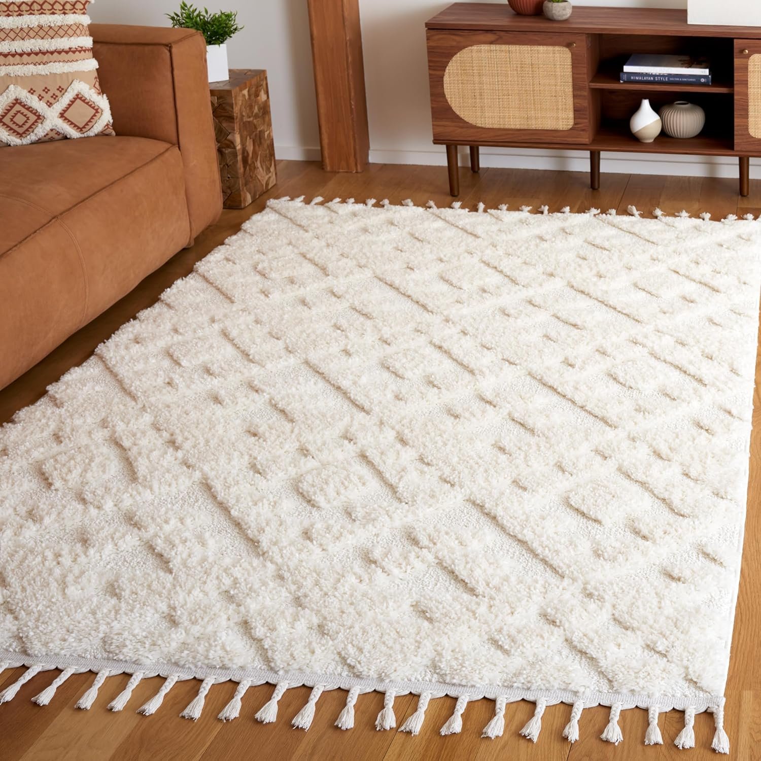 SAFAVIEH Moroccan Tassel Shag Collection Area Rug – 5’3″ x 7’6″, Ivory, Non-Shedding & Easy to Clean, Plush High-Low Texture, Ideal for Living Room, Bedroom, Dining Space (MTS688C)